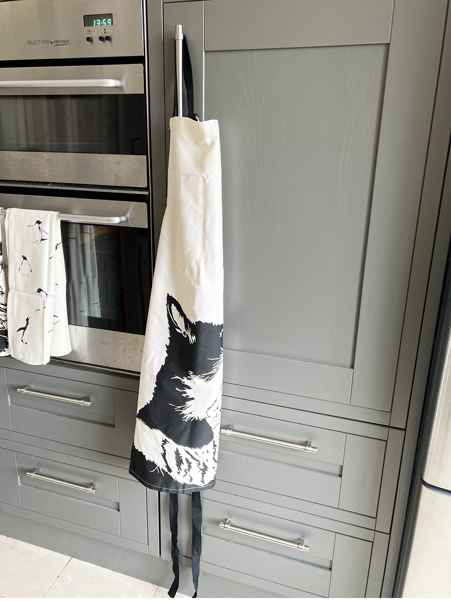 Cuddle Time Cat Apron