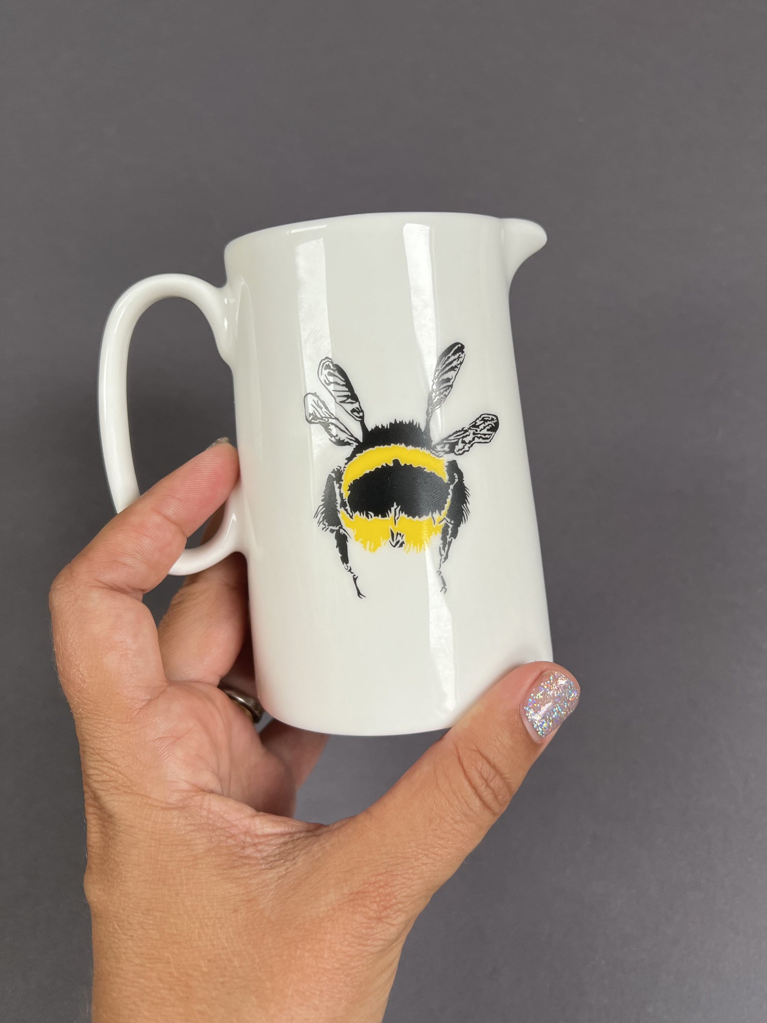 Bee 1/2 Pint Jug