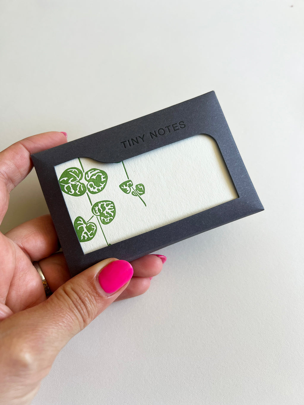 String of Hearts Tiny Note Boxed Set | Set of 10